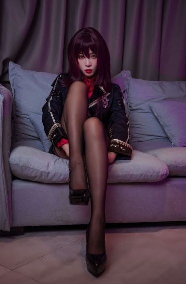 在电影院里挺进h