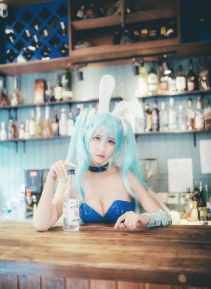 年轻善良的岳母